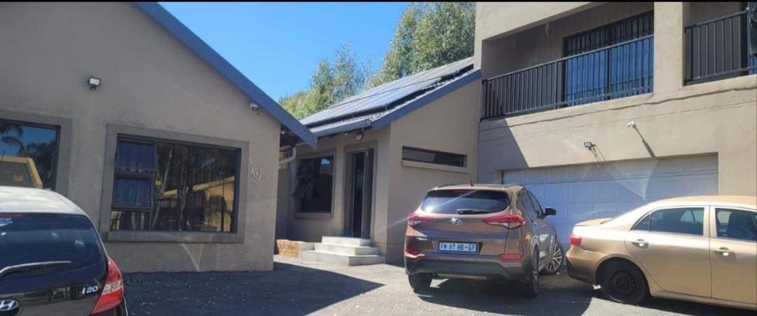 4 Bedroom House in Glen Marais