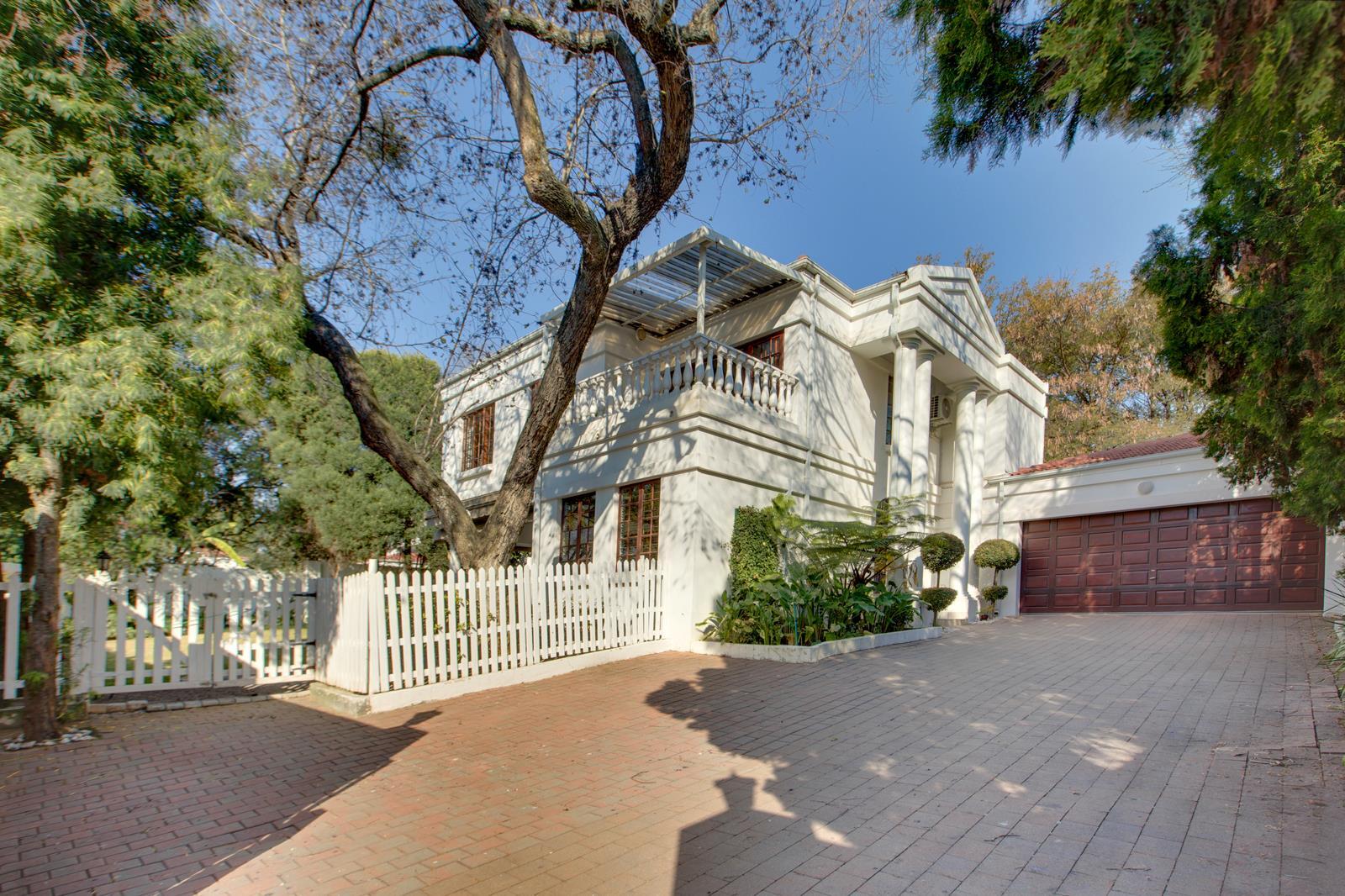 4 Bedroom House in Douglasdale