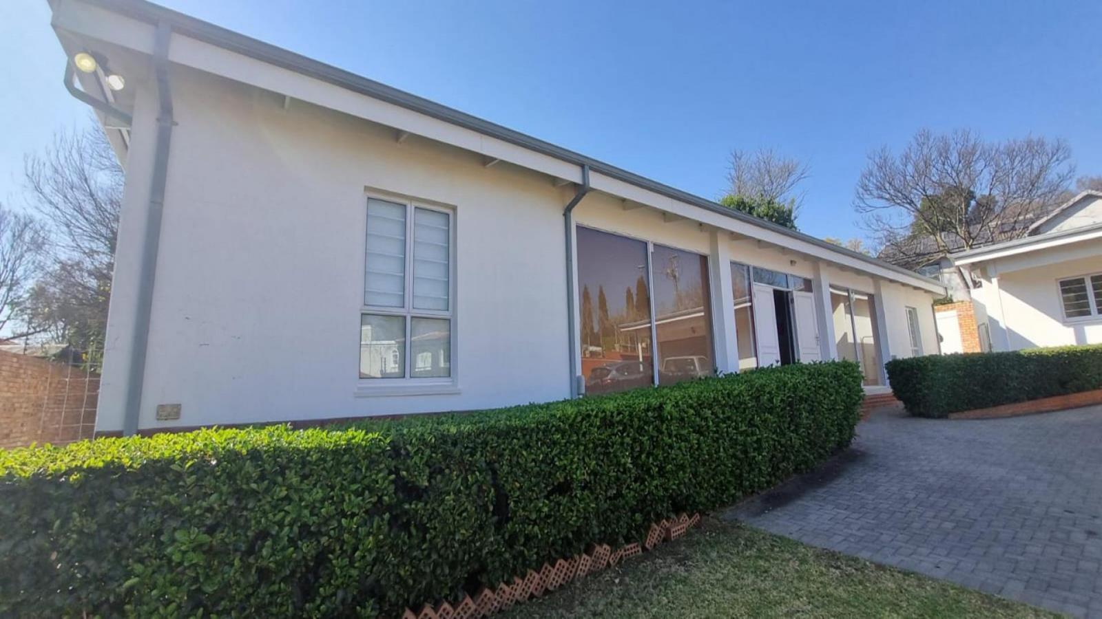 4 Bedroom Simplex in Waterkloof