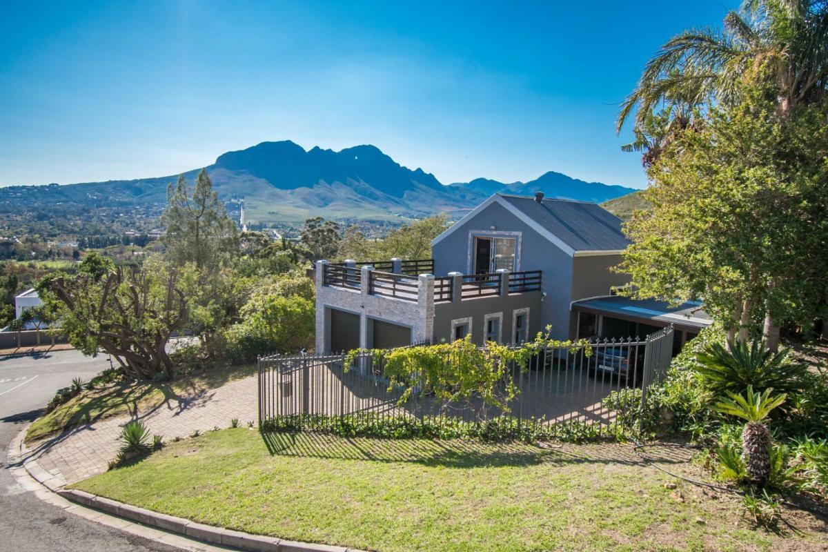 3 Bedroom House in Rome Glen