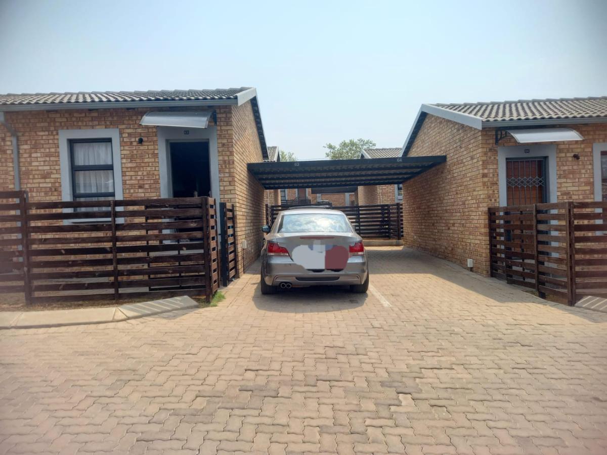 2 Bedroom Townhouse in Grobler Park