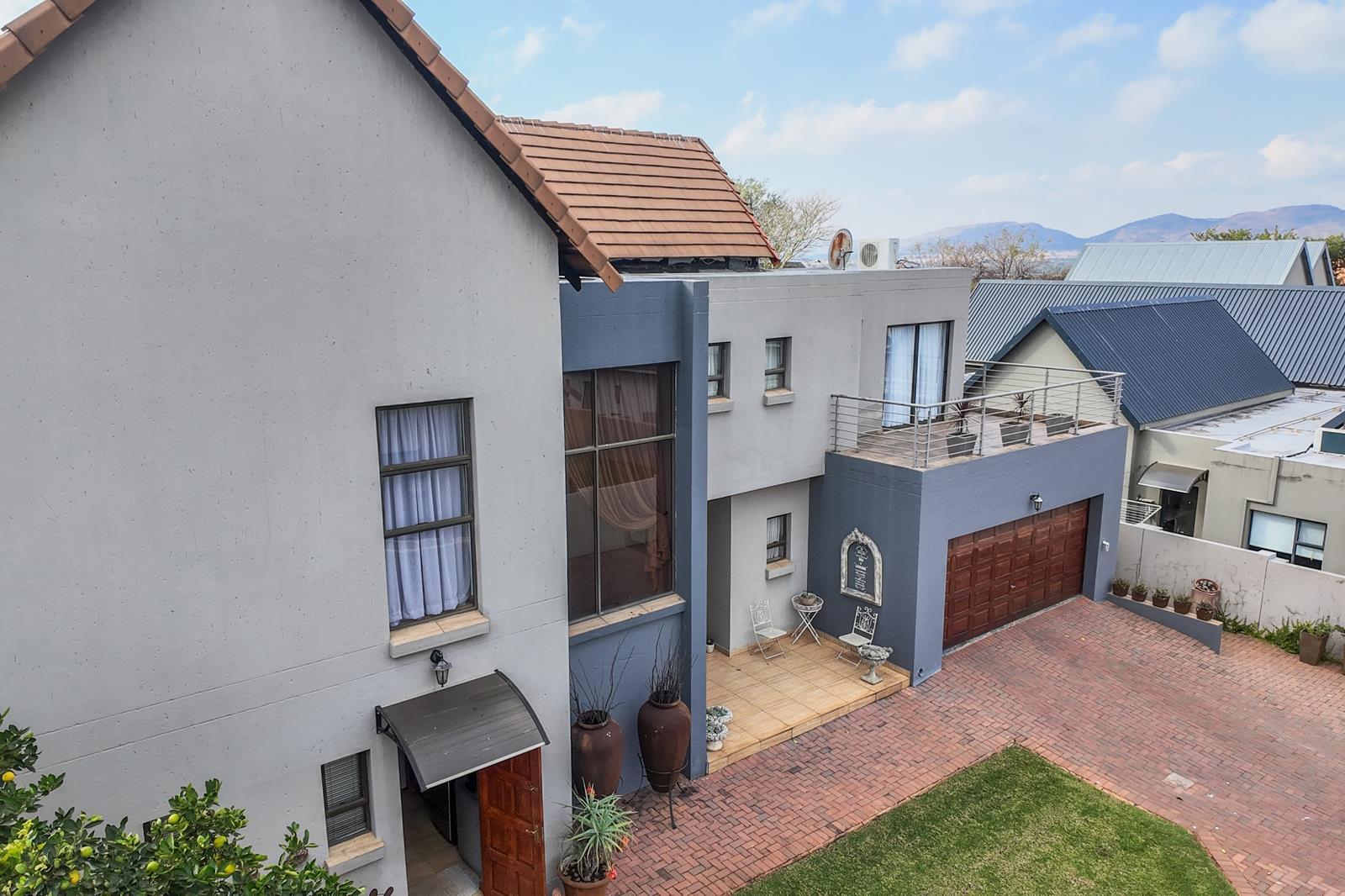 4 Bedroom House in Leloko