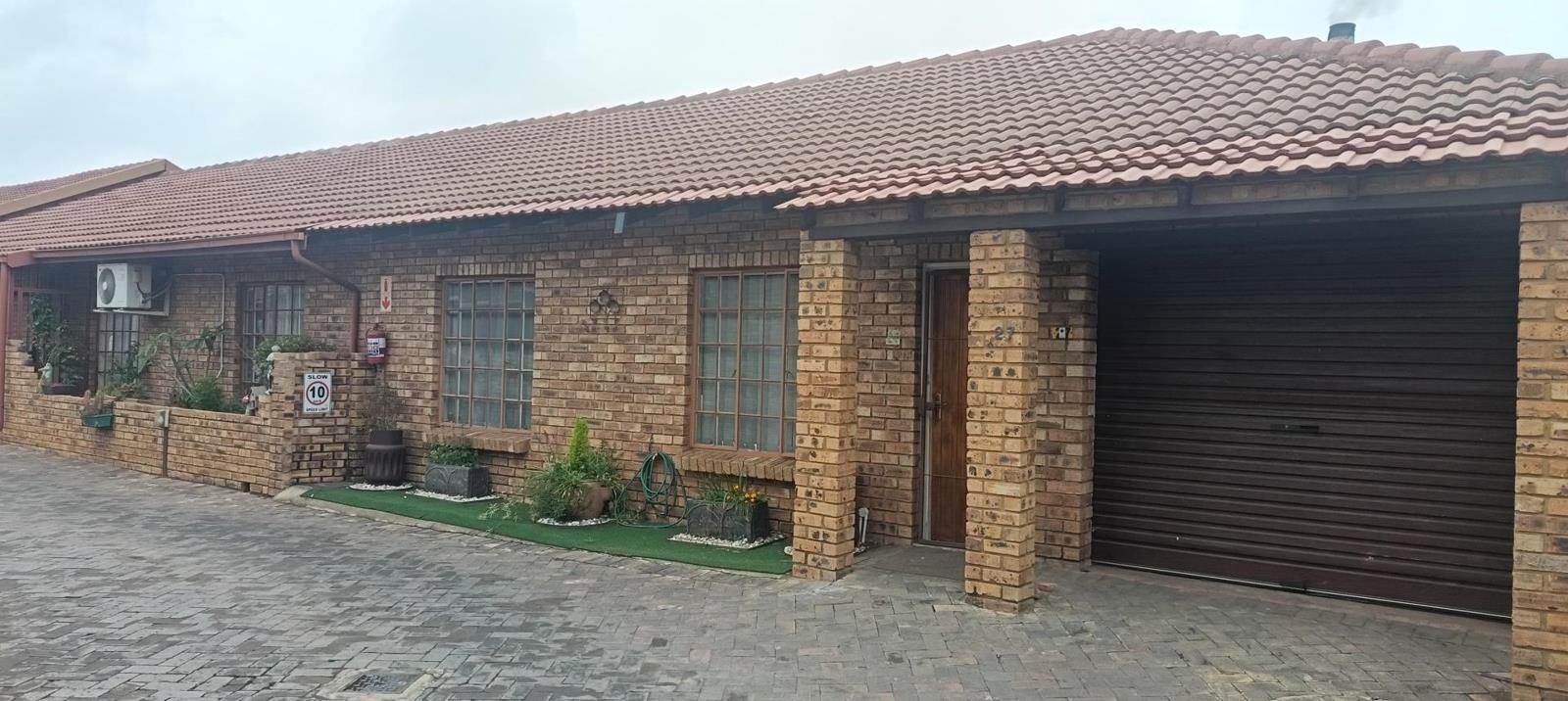 2 Bedroom Townhouse in Robin Park