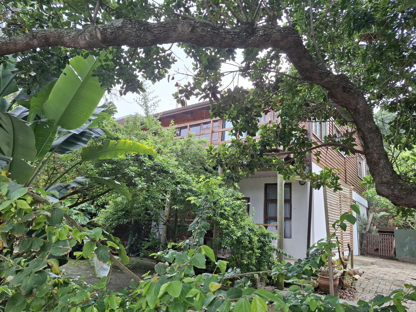 7 Bedroom House in Keurboomstrand