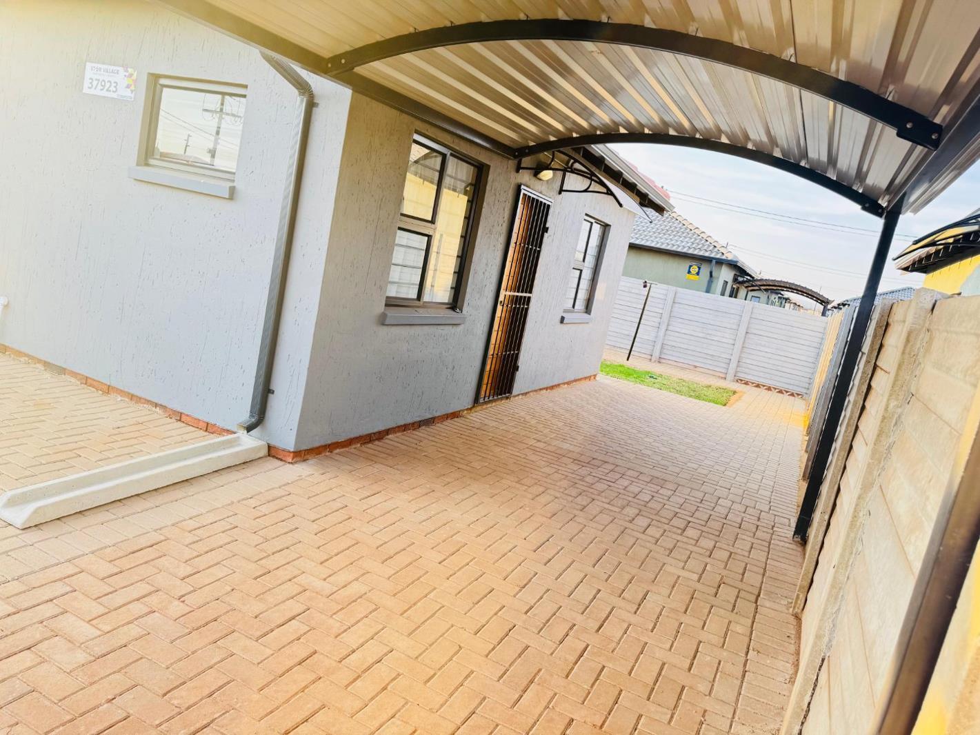 2 Bedroom House in Protea Glen