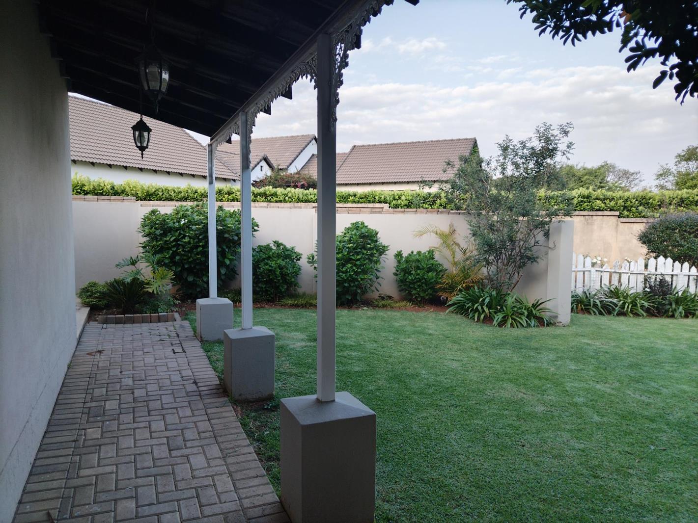 2 Bedroom Garden Cottage in Zwavelpoort AH