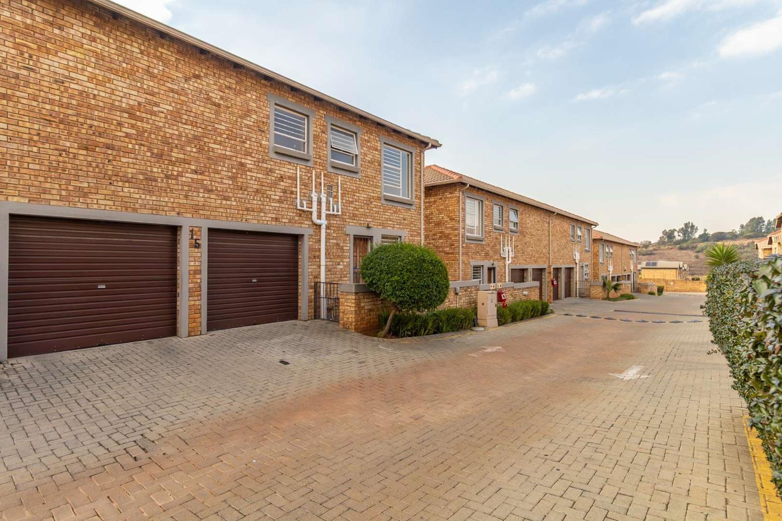 3 Bedroom Townhouse in Wilgeheuwel