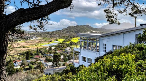 5 Bedroom House in Clovelly