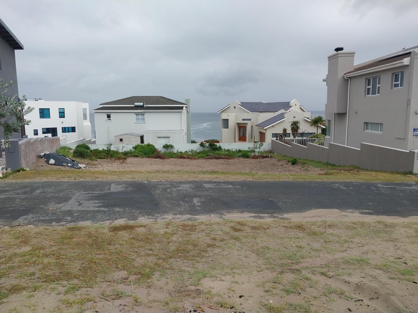 502 m² Land available in Perlemoenbaai