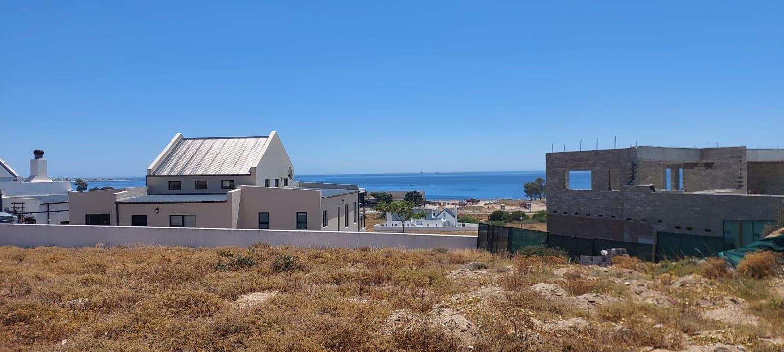 476 m² Land available in Da Gama Bay