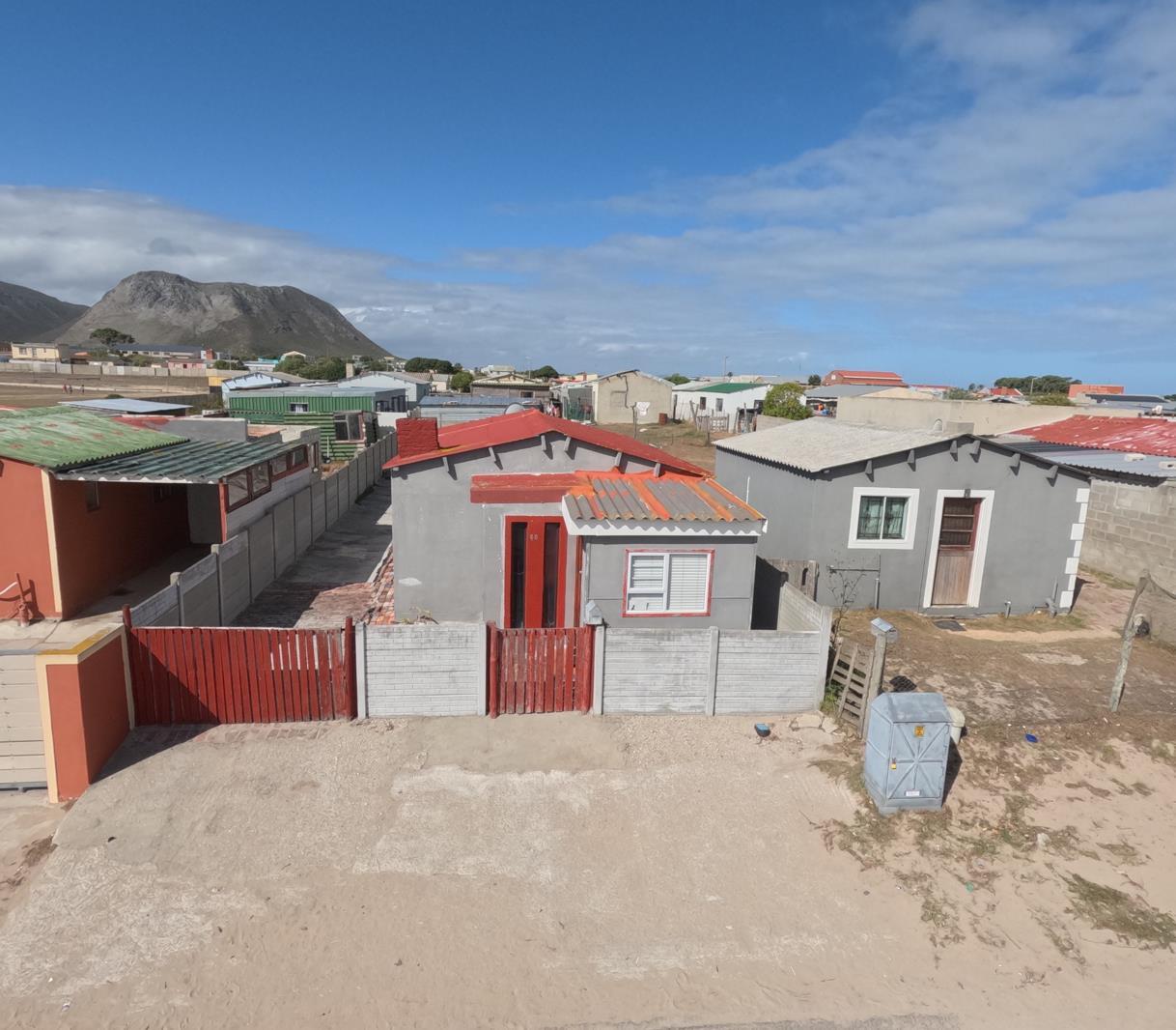 2 Bedroom House in Blompark