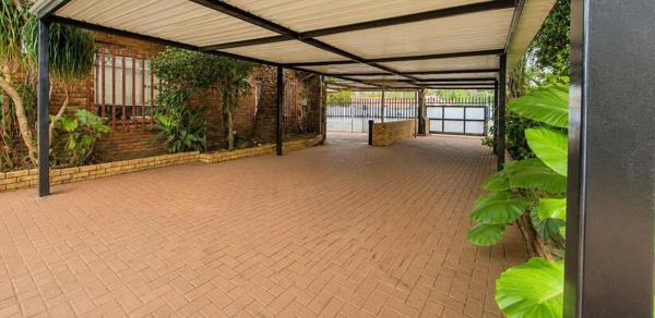 3 Bedroom House in Brackendowns