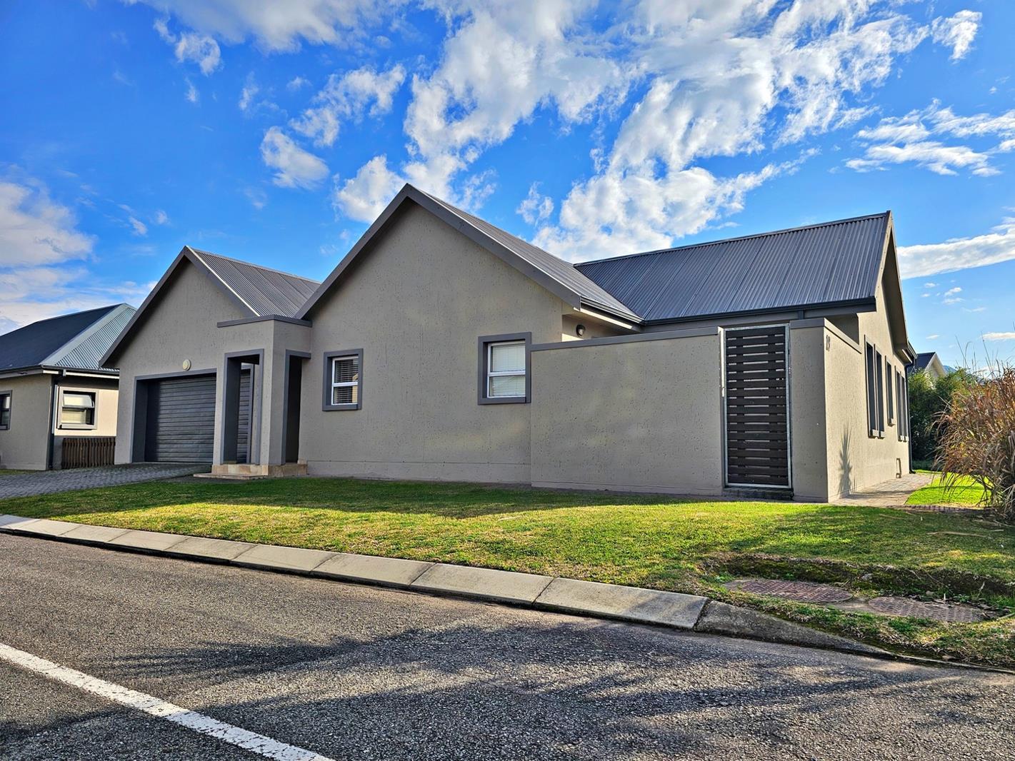3 Bedroom House in Kraaibosch