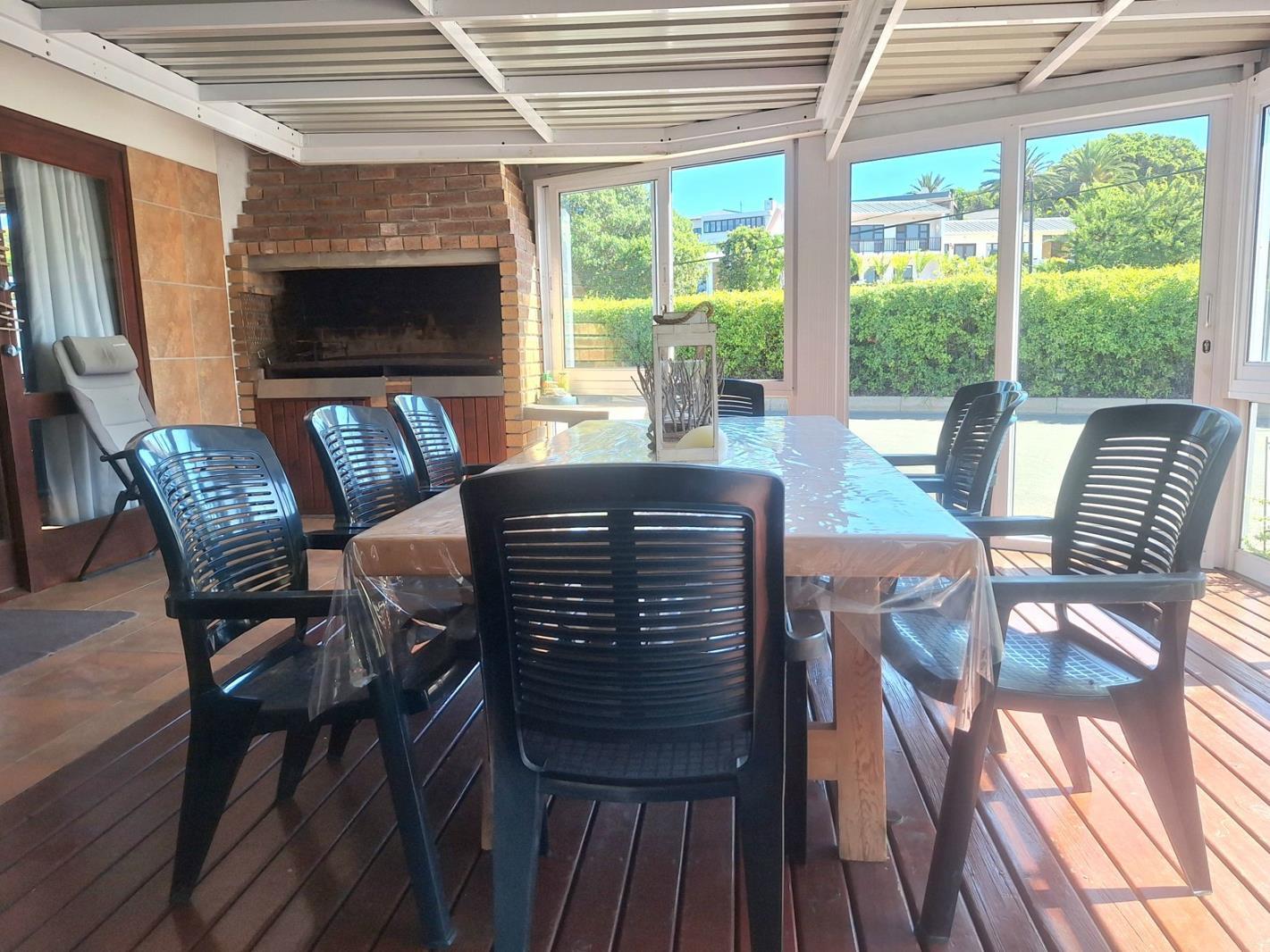 3 Bedroom House in Hartenbos Heuwels