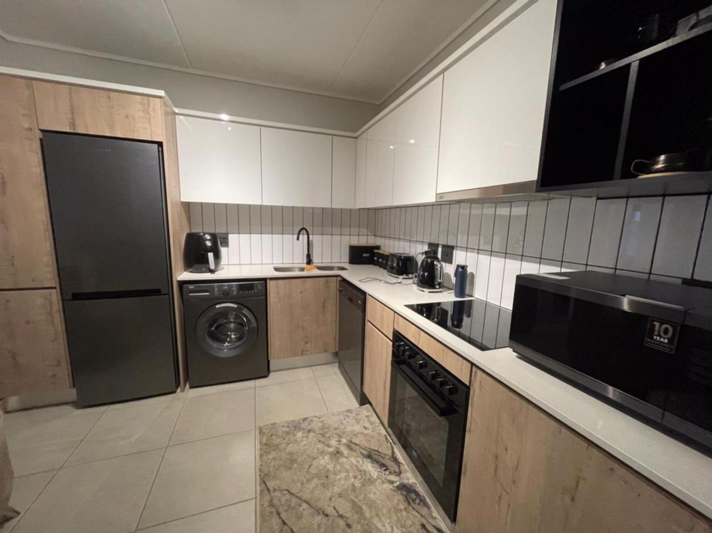 2 Bedroom House in Mooikloof Equestrian Estate
