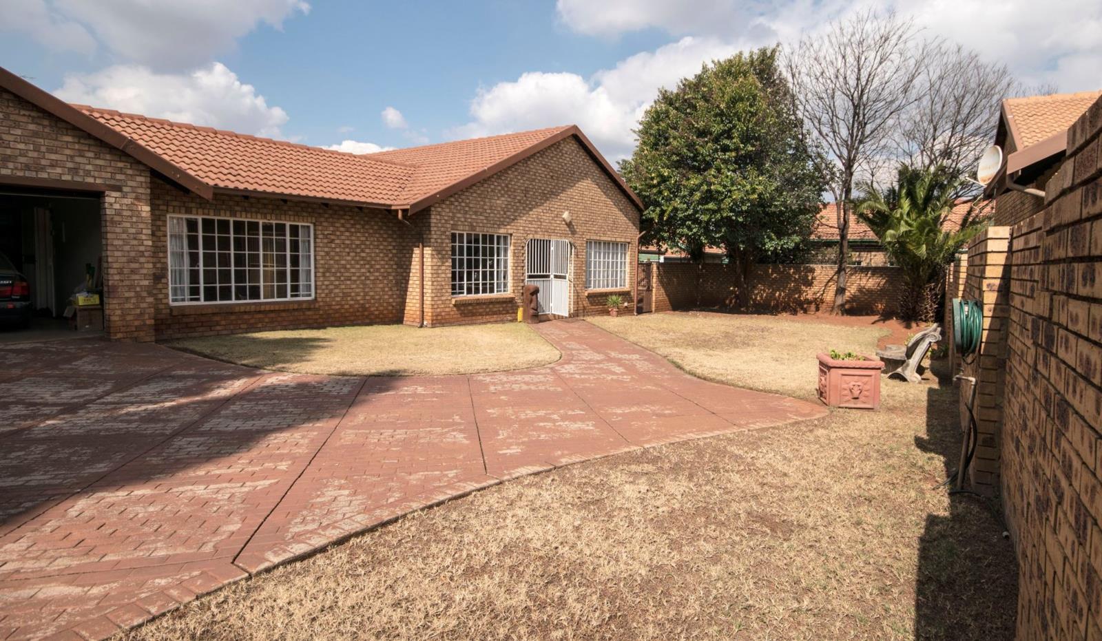 3 Bedroom House in Eldoraigne