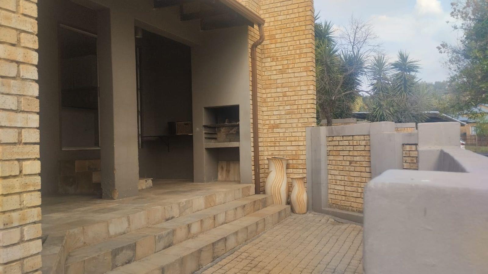 2 Bedroom House in Wilgeheuwel