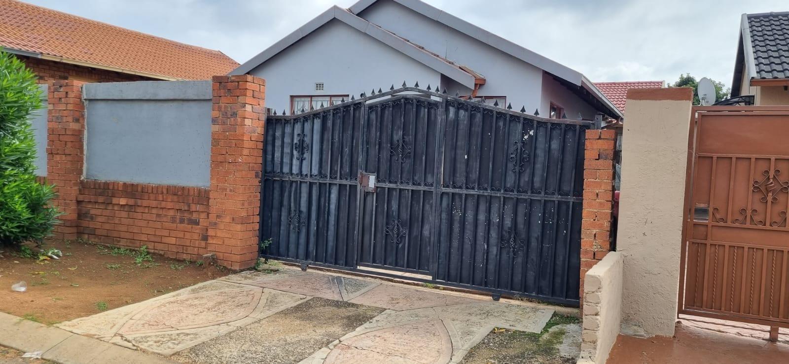 2 Bedroom House in Naturena