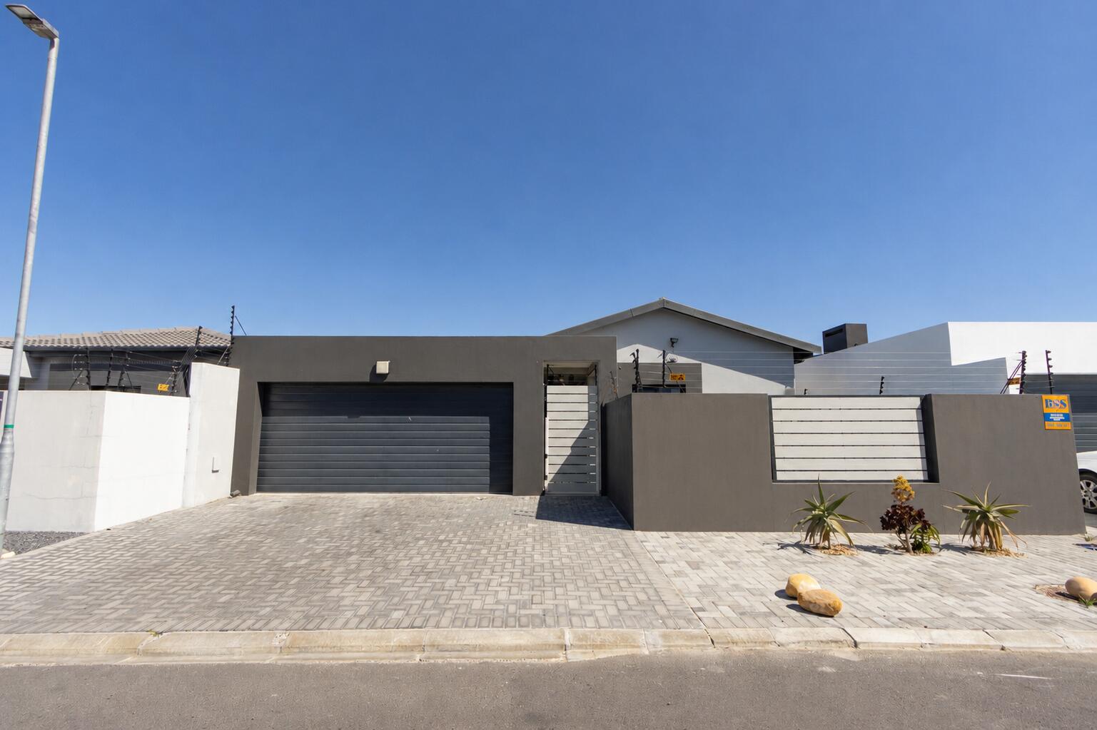3 Bedroom House in Sandown