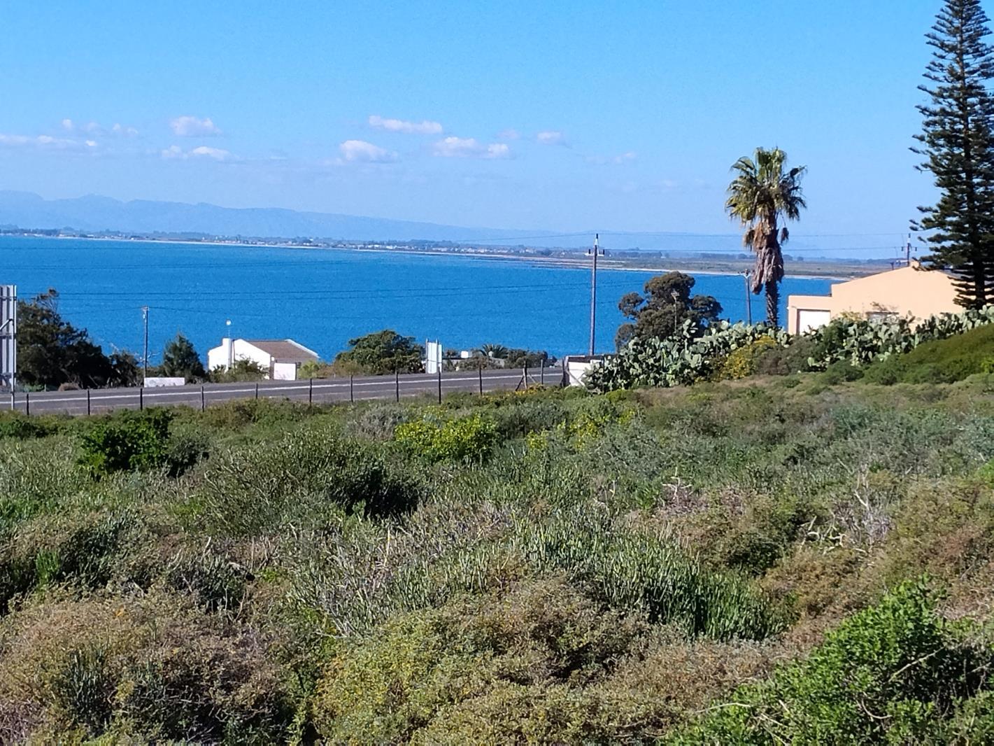 400 m² Land available in St Helena Views