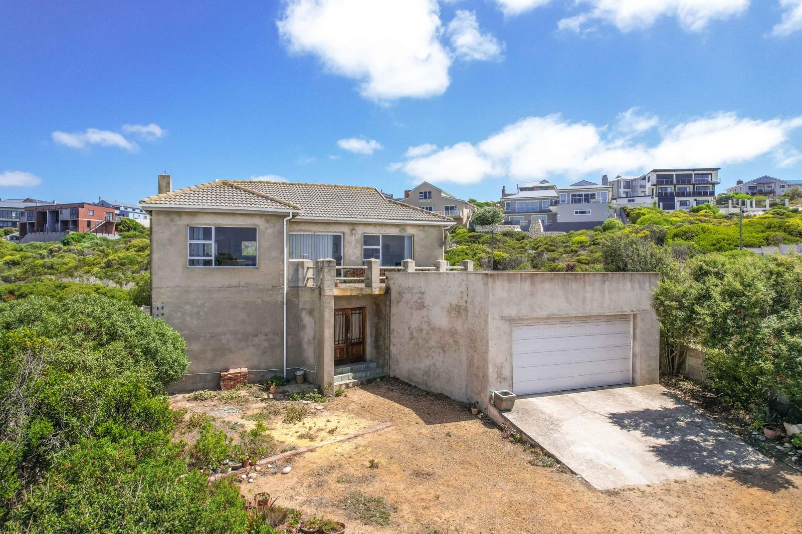 3 Bedroom House in Struisbaai