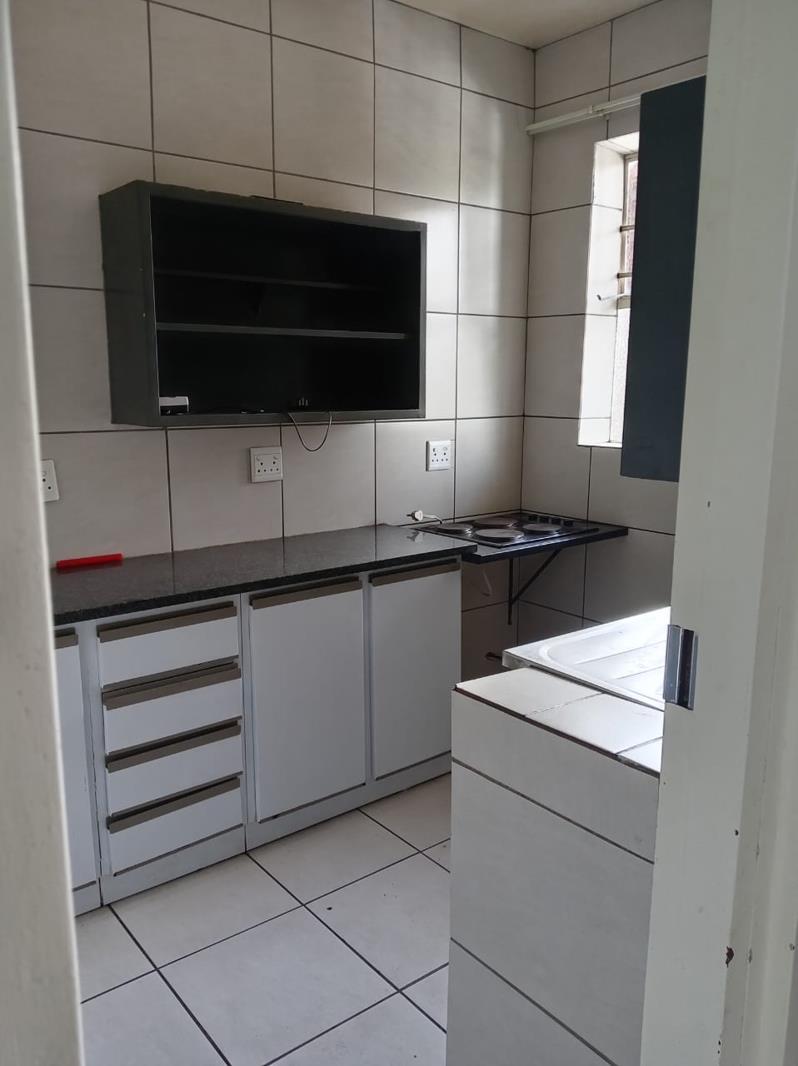 1.5 Bedroom Apartment in Sunnyside