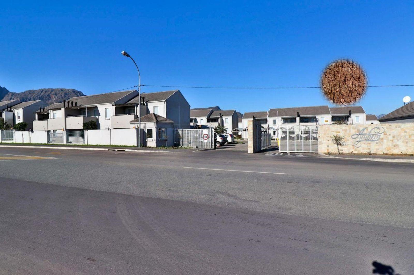 2 Bedroom Apartment in Paarl Central East