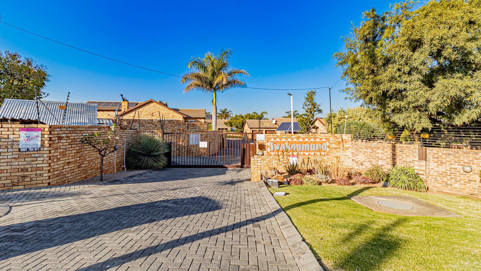 2 Bedroom House in Radiokop
