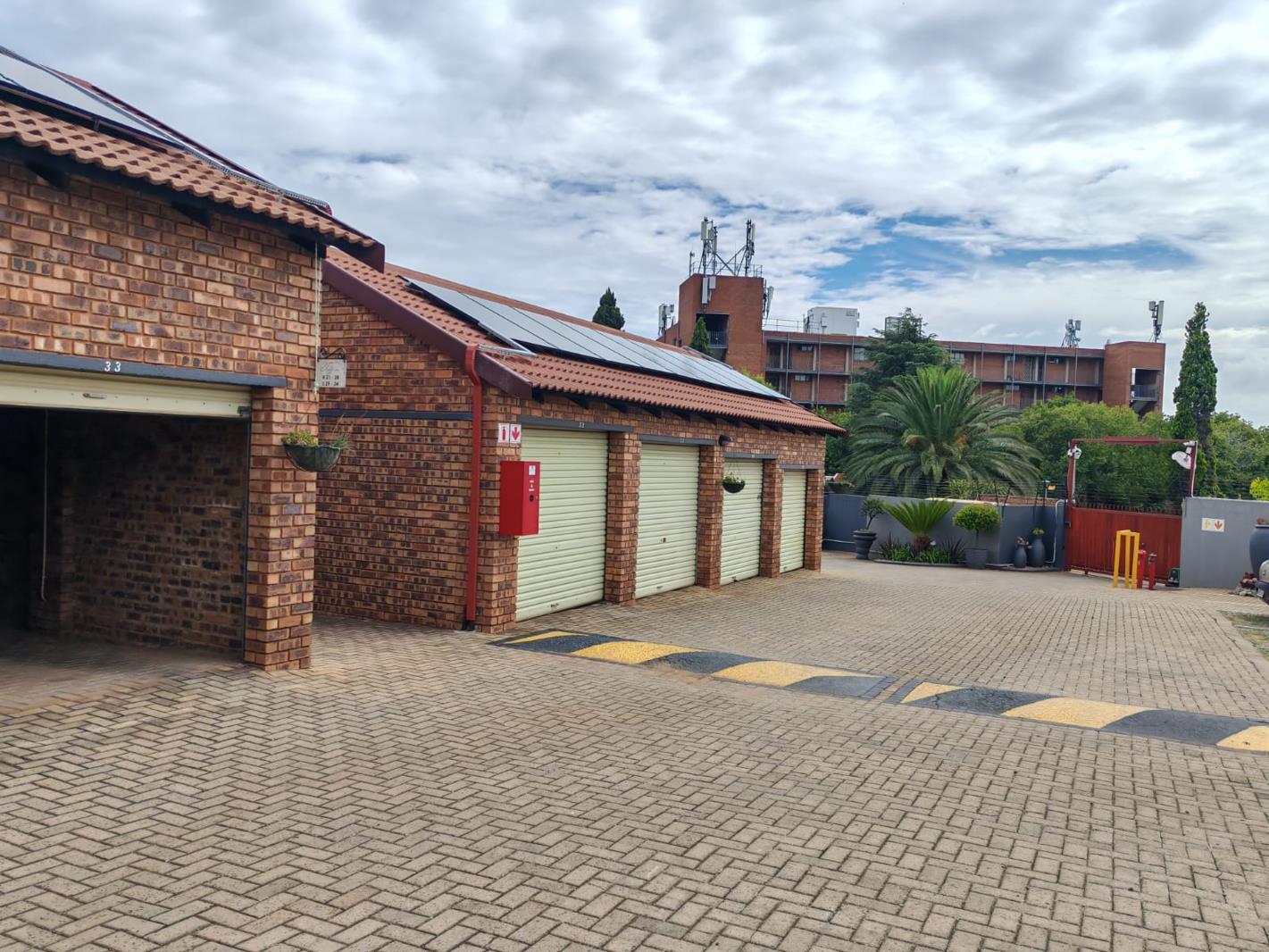 2 Bedroom Townhouse in Zwartkop