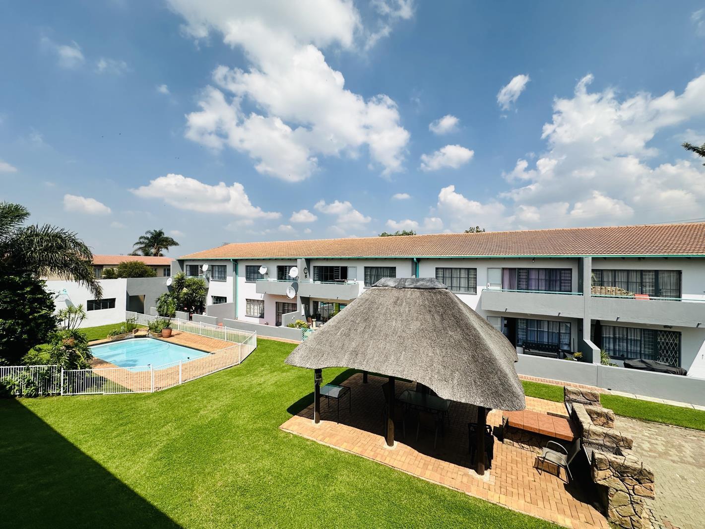 2 Bedroom Townhouse in Verwoerdpark