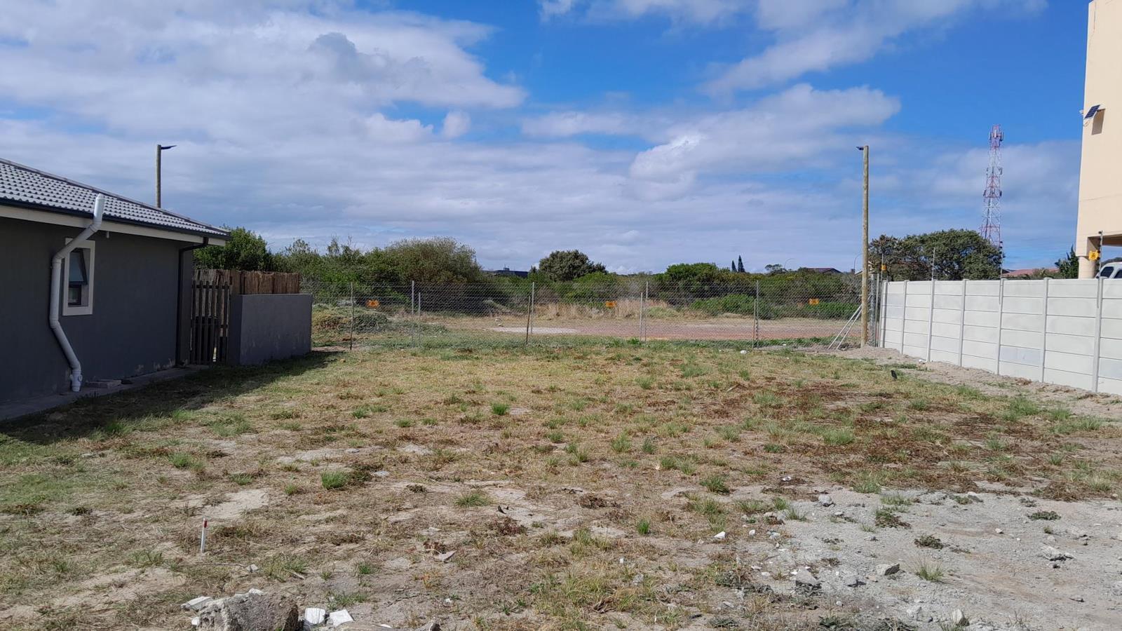 3 Bedroom House in Dana Bay