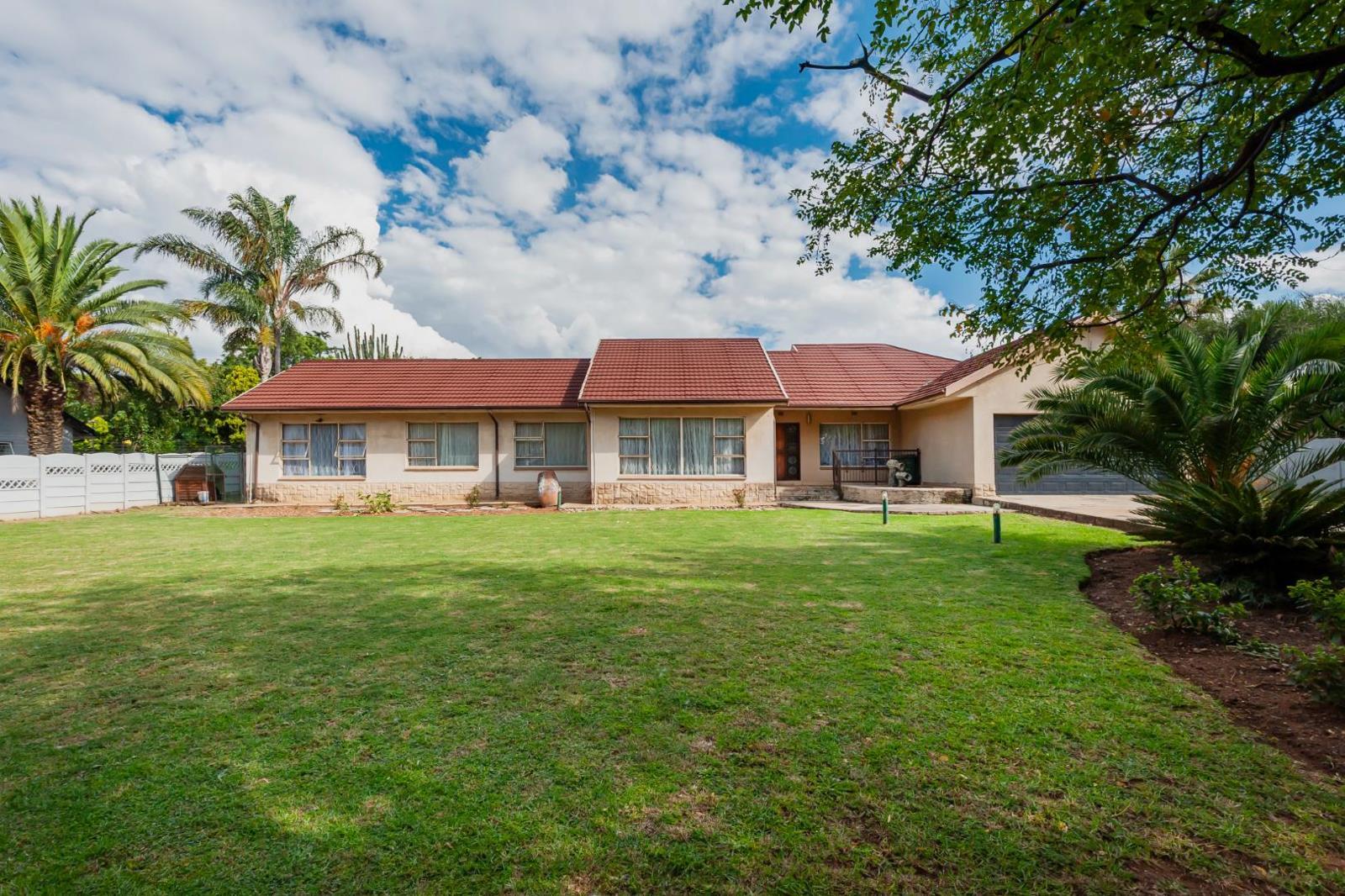 4 Bedroom House in Parkhill Gardens