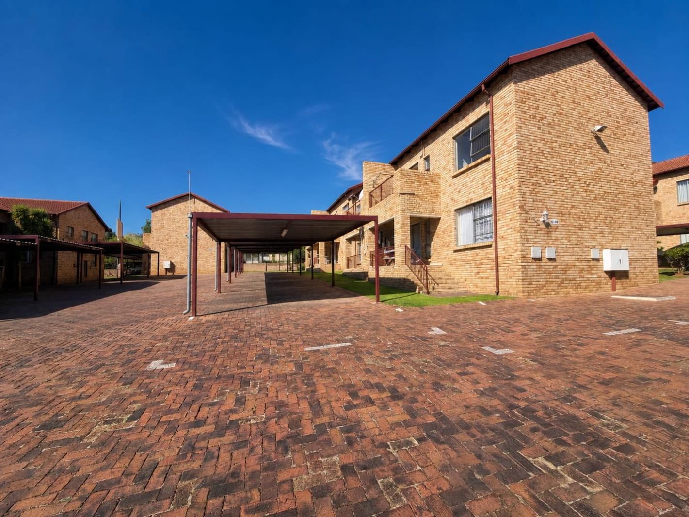 2 Bedroom Apartment in Roodekrans