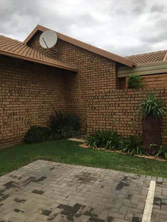 2 Bedroom Townhouse in Magalieskruin