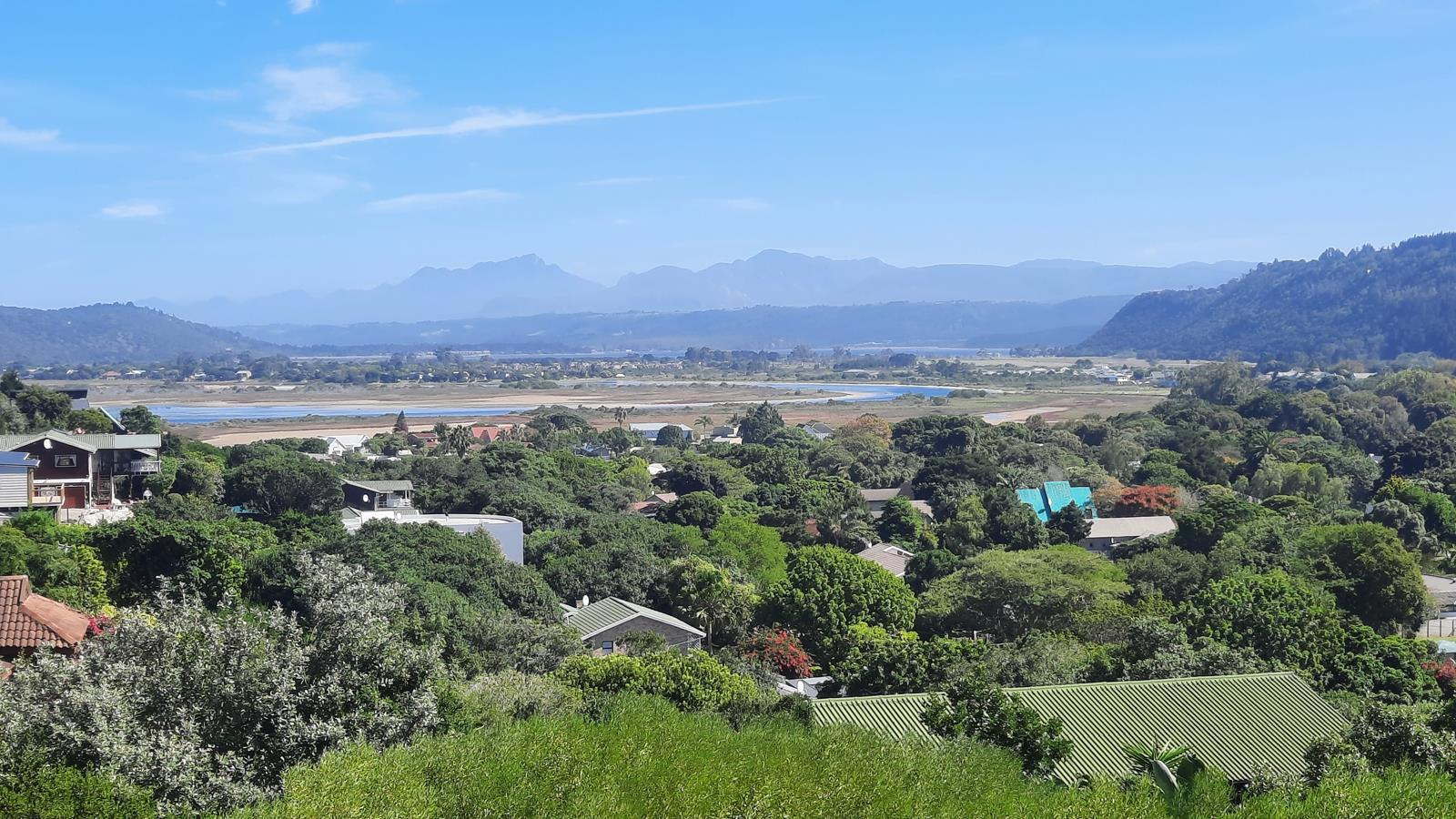 1 335 m² Land available in The Village