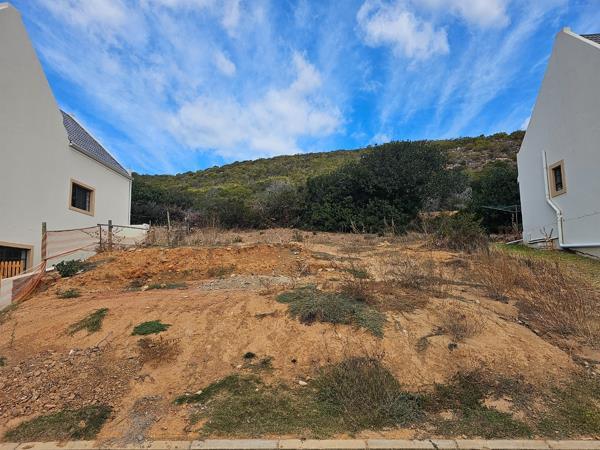 224 m² Land available in Mossel Bay Central