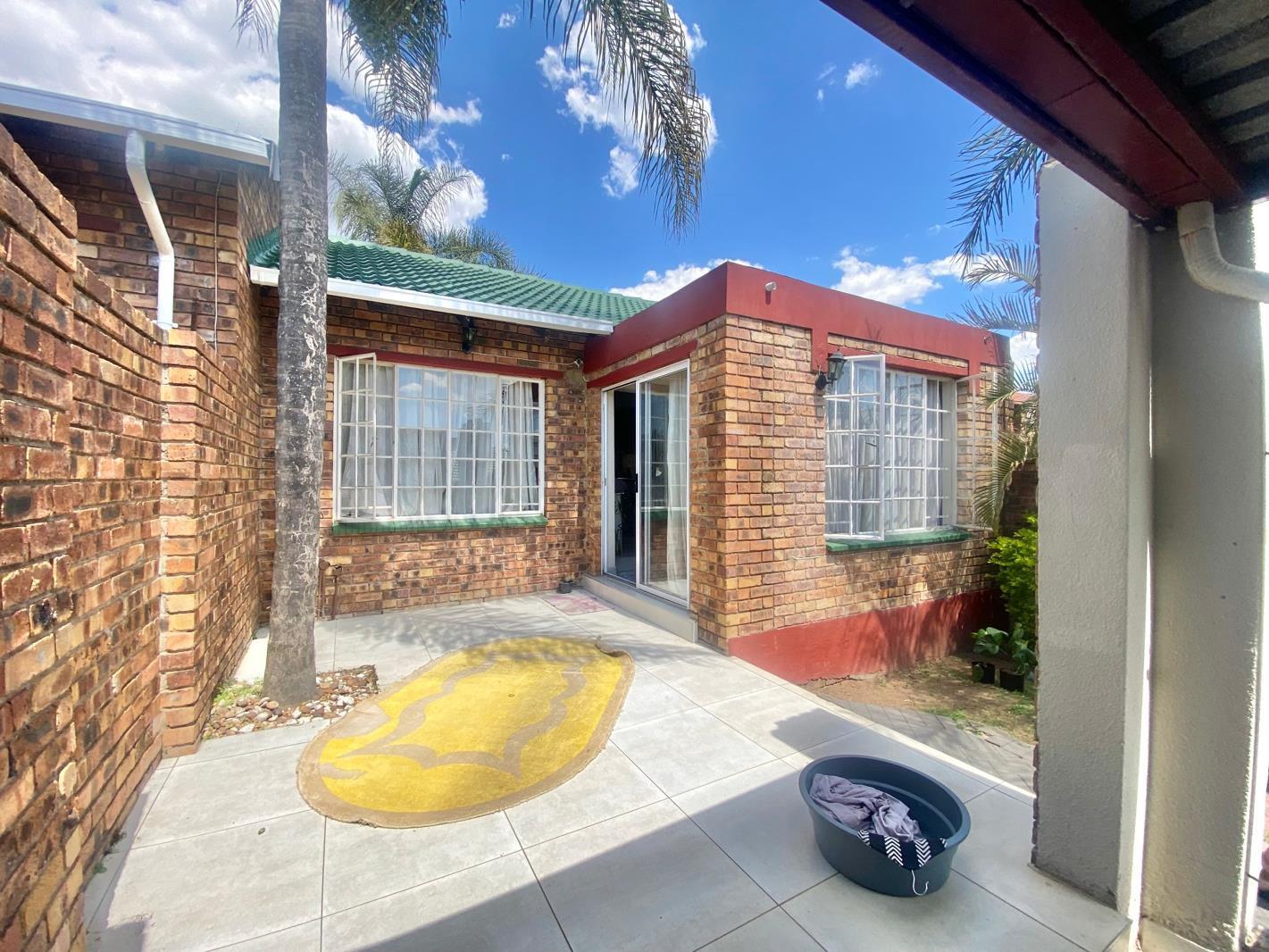2 Bedroom Townhouse in Halfway Gardens