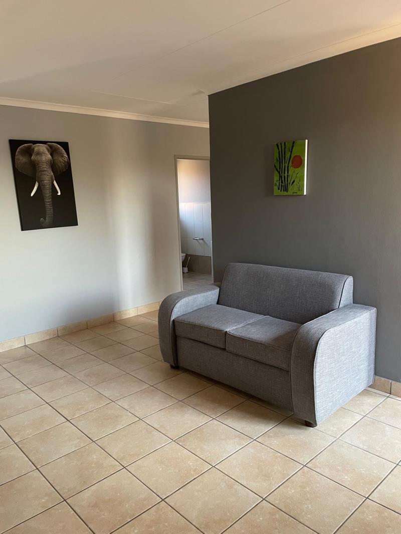 1 Bedroom Flat in Silver Lakes Golf Estate