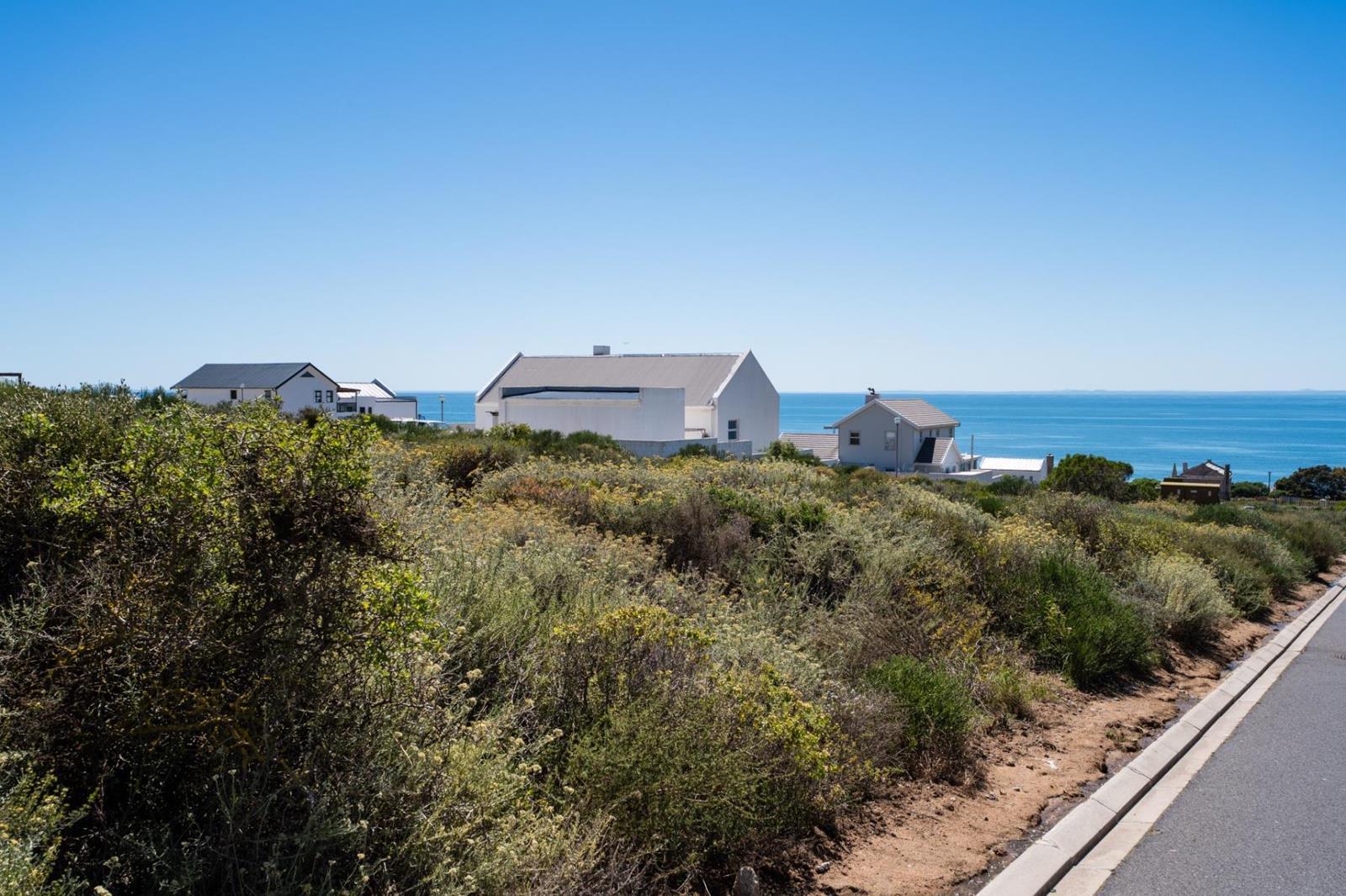 400 m² Land available in St Helena Views