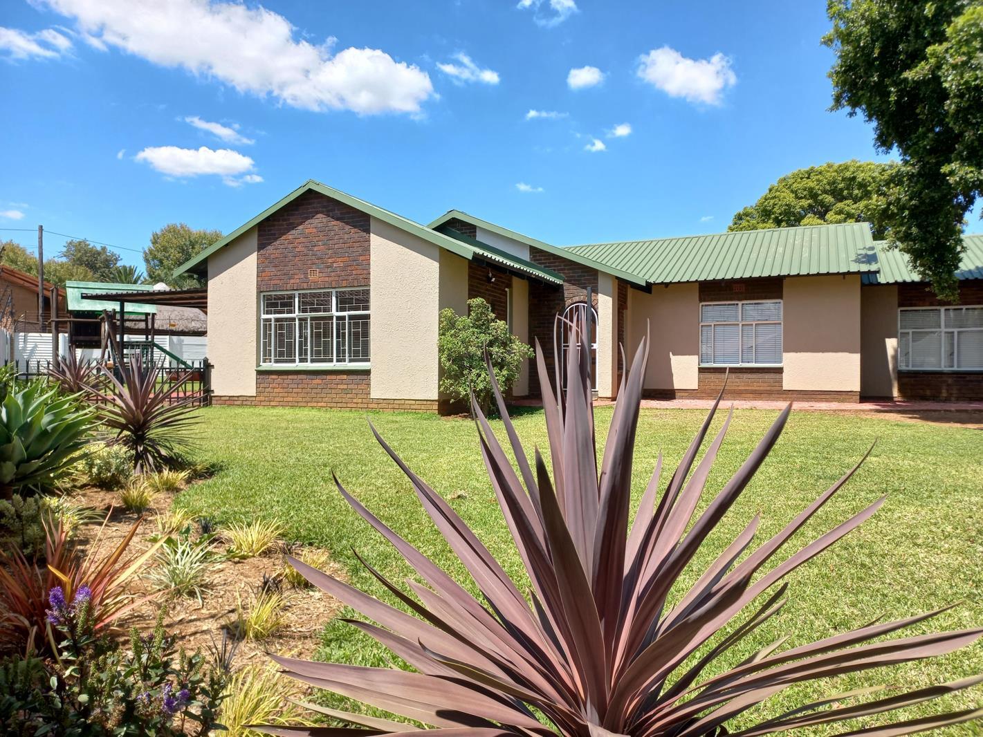 4 Bedroom House in Elardus Park