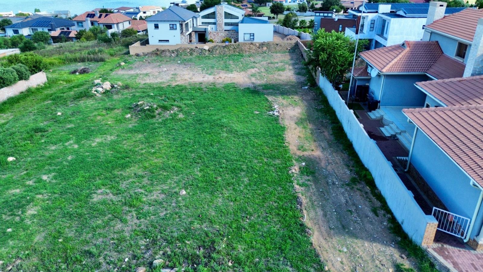 1 098 m² Land available in Aqua Vista