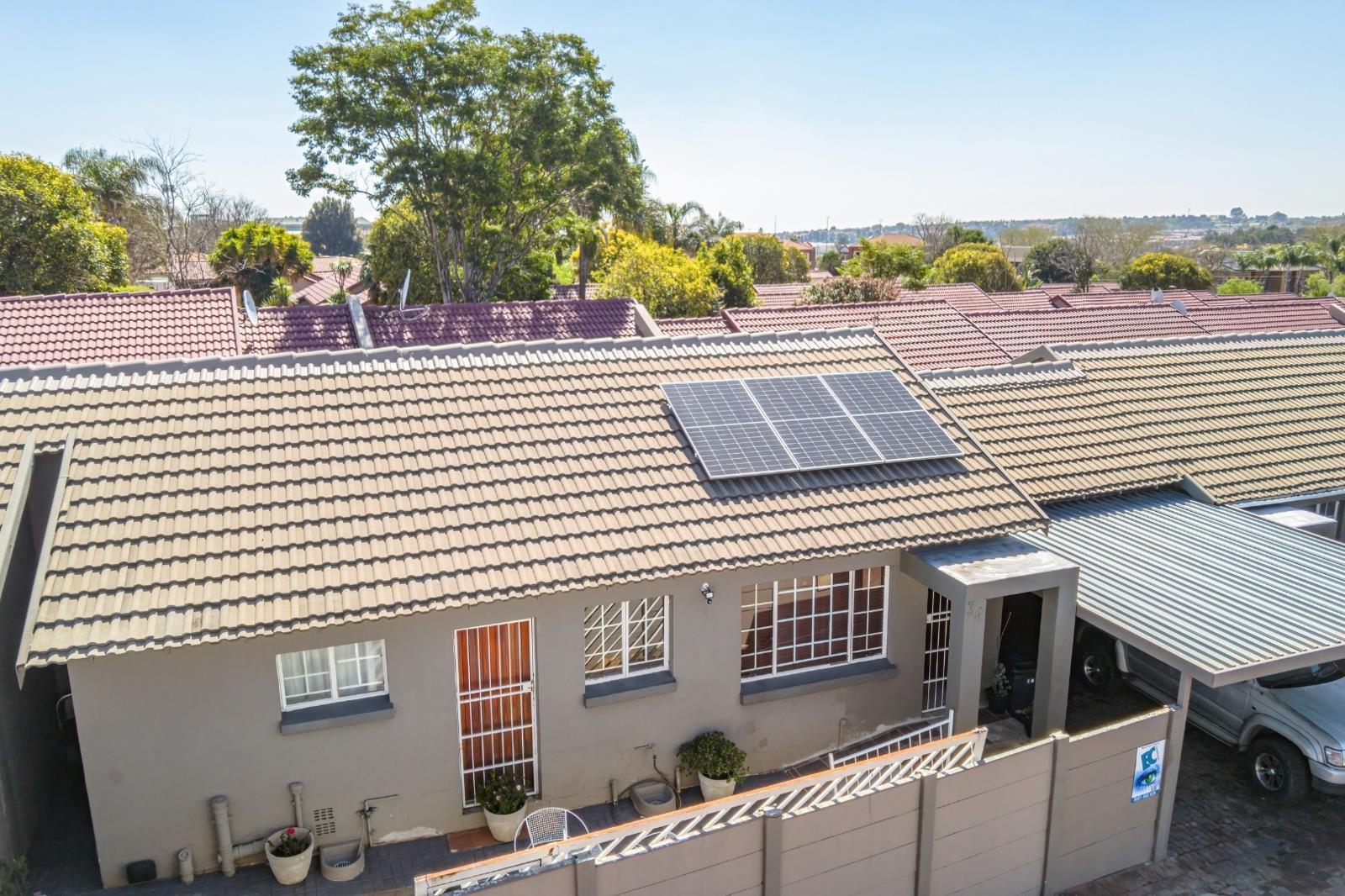 2 Bedroom Townhouse in Allens Nek