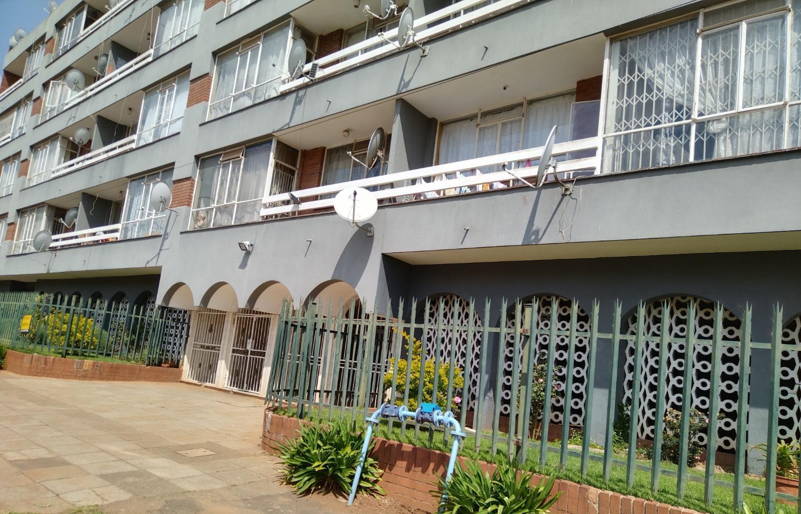 2 Bedroom Apartment in Yeoville