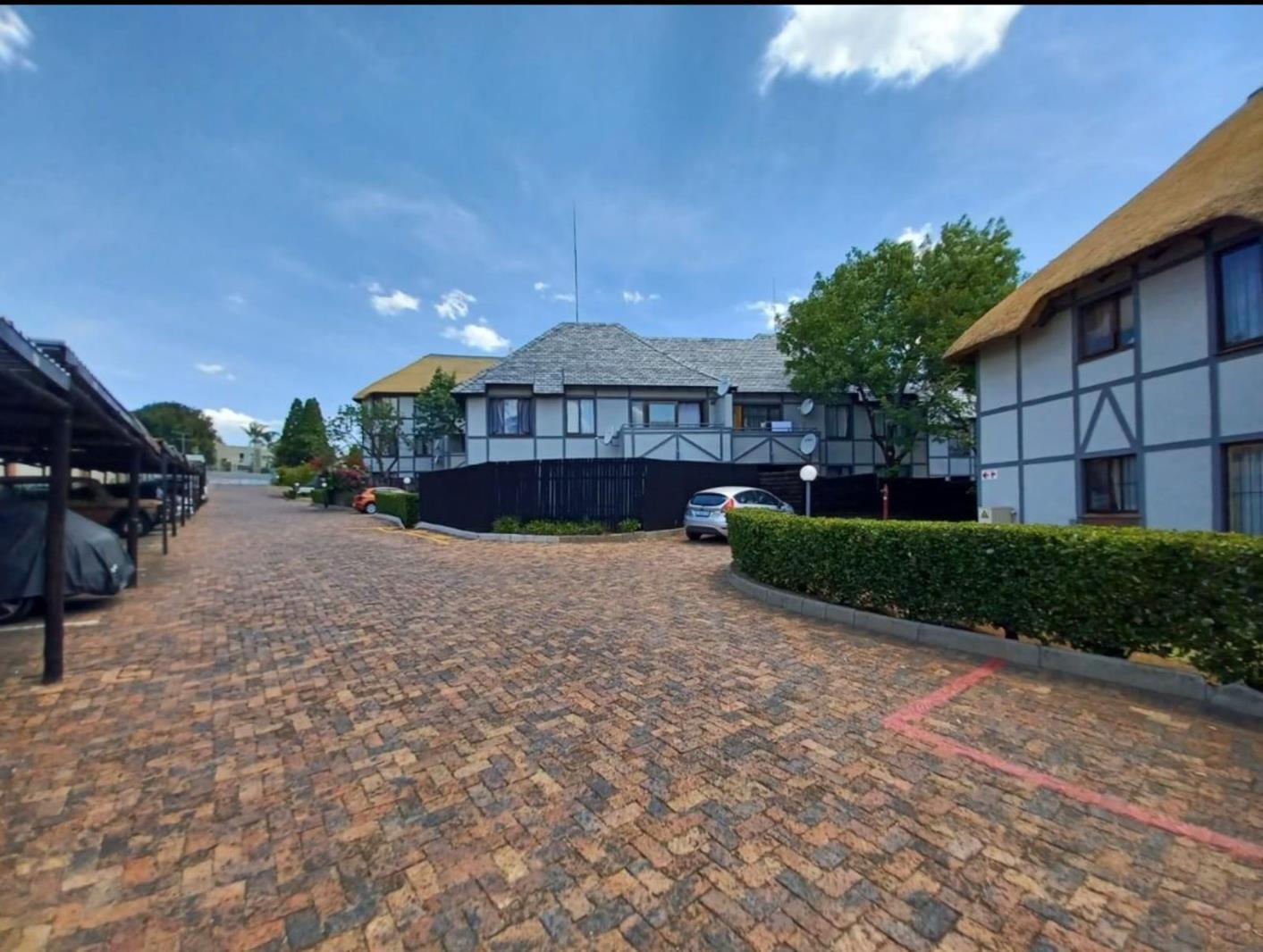 2 Bedroom House in Sunninghill
