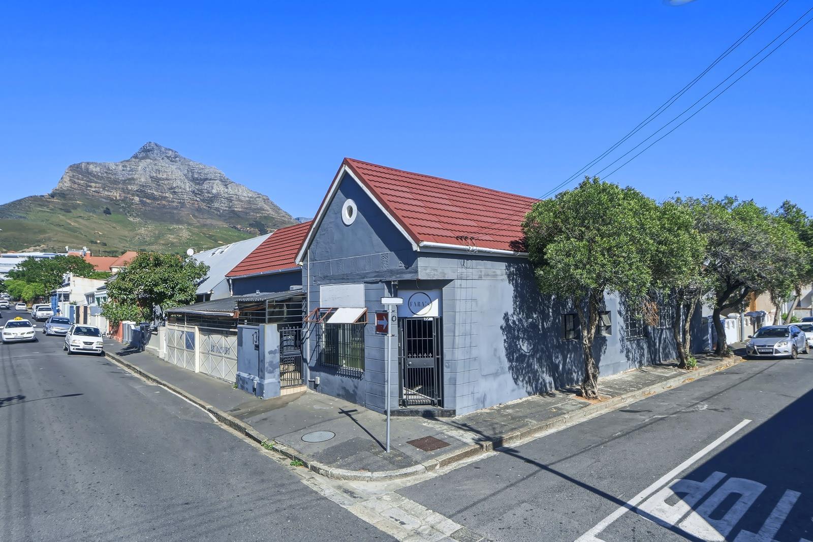 8 Bedroom House in Observatory
