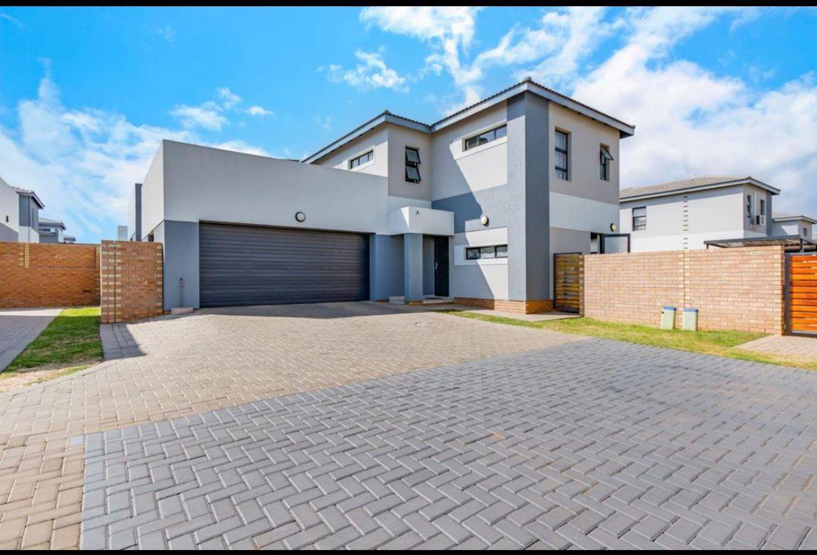 3 Bedroom House in Thatchfield