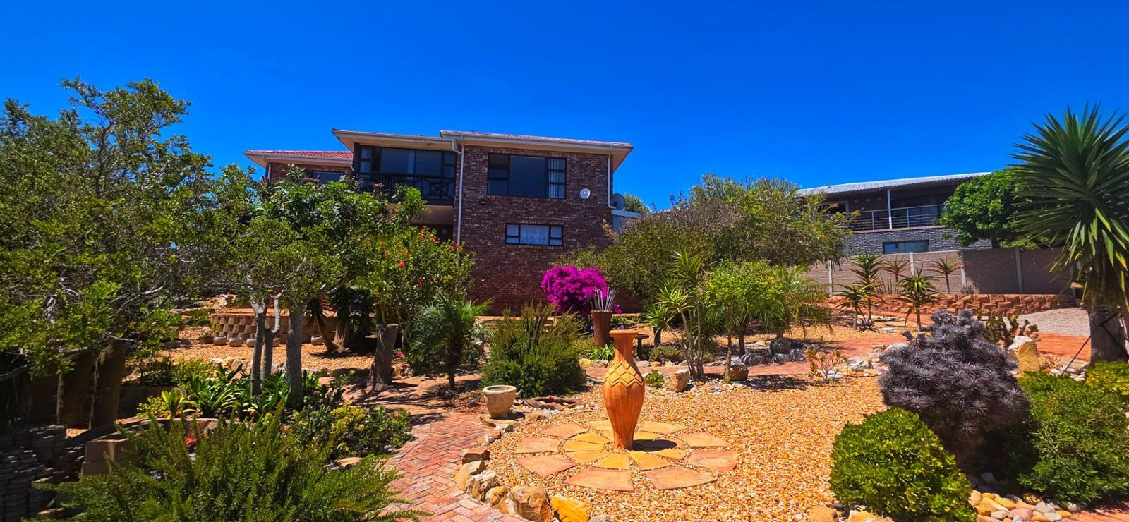 4 Bedroom House in Dana Bay