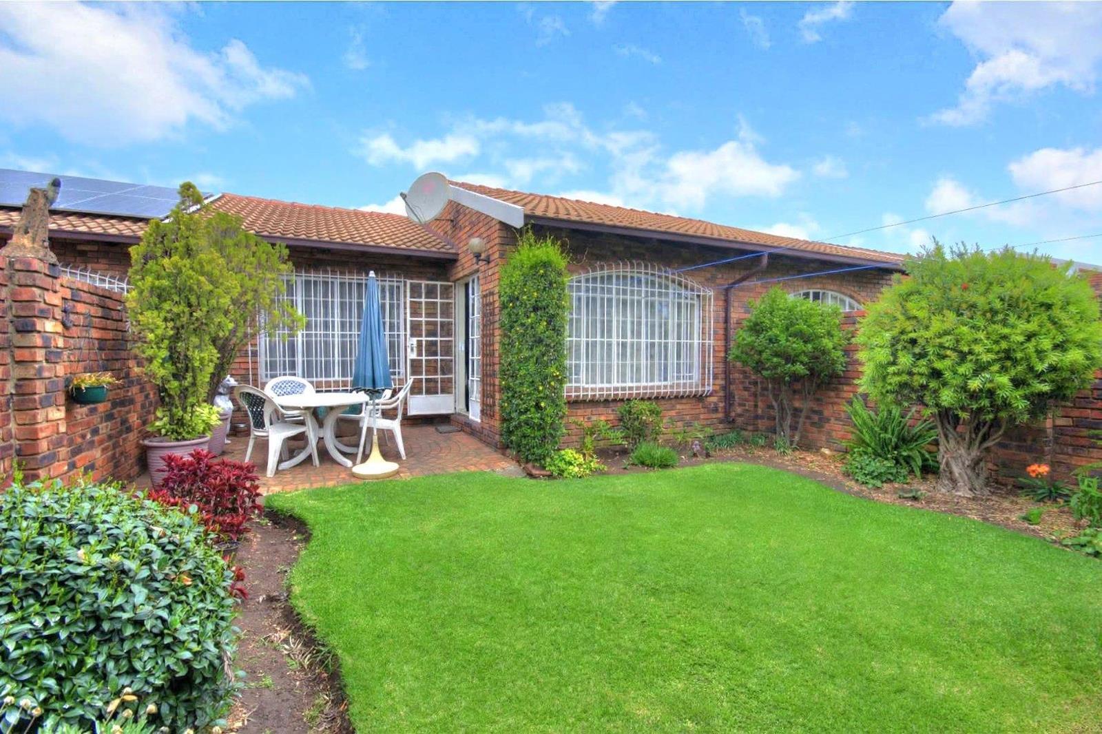 1 Bedroom Townhouse in Brackenhurst