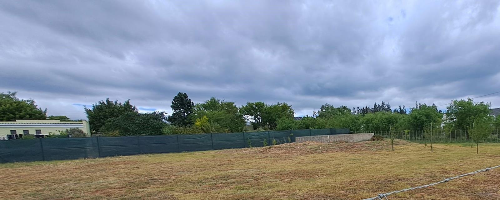 975 m² Land available in McGregor