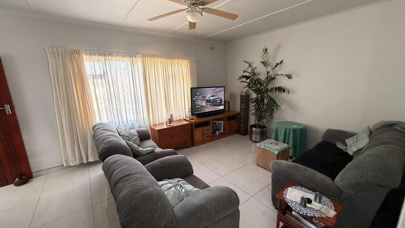 2 Bedroom Apartment in Umtentweni